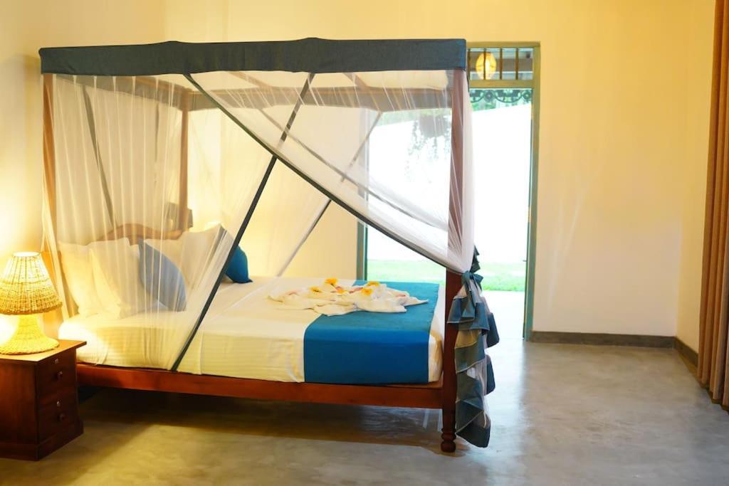 Ronaya Surf Waves Villa Dikwella Dış mekan fotoğraf