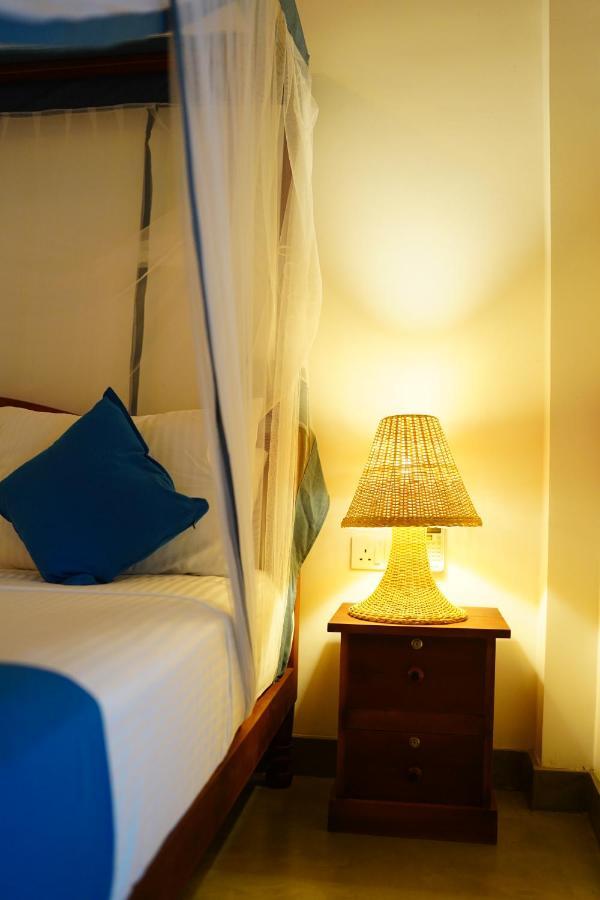 Ronaya Surf Waves Villa Dikwella Dış mekan fotoğraf