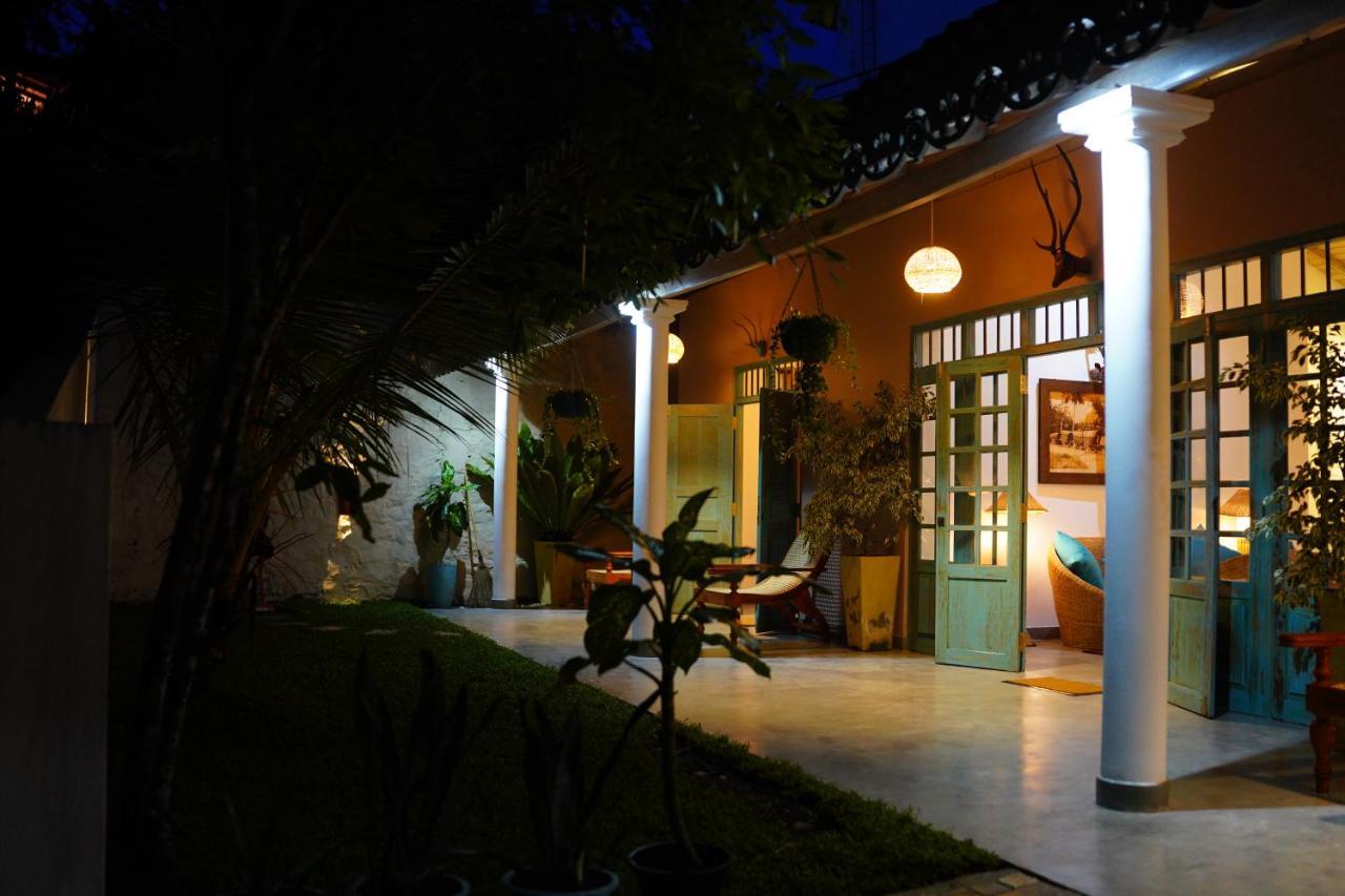 Ronaya Surf Waves Villa Dikwella Dış mekan fotoğraf