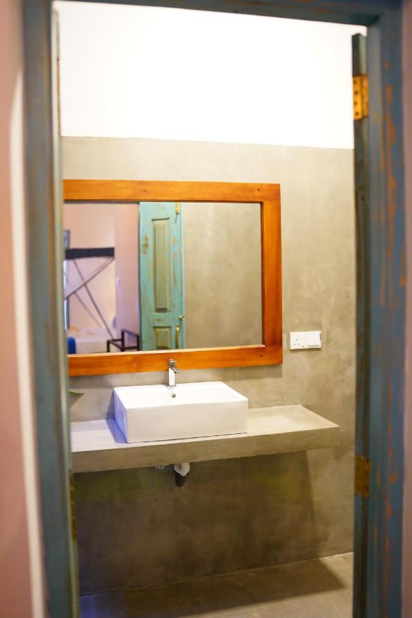 Ronaya Surf Waves Villa Dikwella Dış mekan fotoğraf