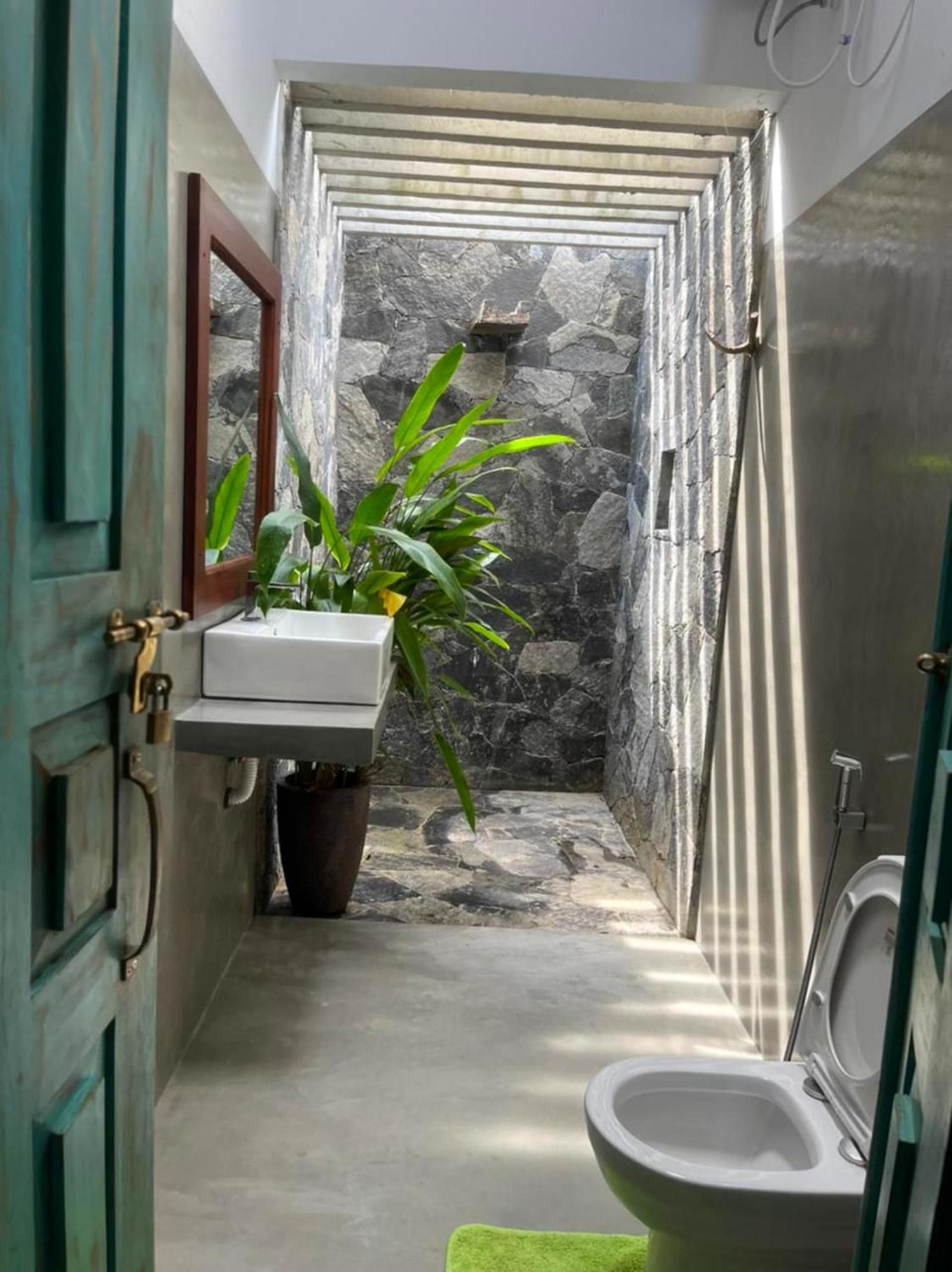 Ronaya Surf Waves Villa Dikwella Dış mekan fotoğraf